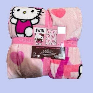 Hello Kitty Sanrio (NWT) pink heart print Twin throw blanket